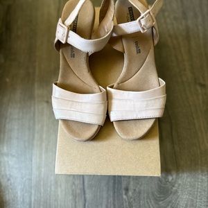 Womens Collections by Clark’s size 7